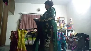 گرم خون پاکستانی سیکسی لڑکی والے بڑے سیاہ ڈک fucks جنسی بھوک لگی ہے سنہرے بالوں والی کتیا Lya گلابی