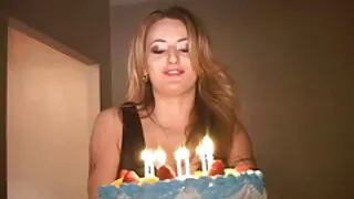 سینگ سایت سکسی پاکستانی بیوی اس کے شوہر کی گدا کے ساتھ پٹا اور ان کی ڈک گیندوں