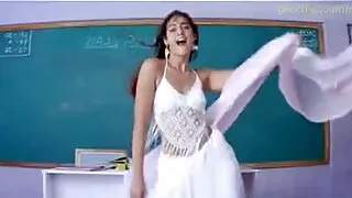کا استعمال کرتے ہوئے ایک بہت بڑا جنسی کے کھلونے ، فحش-پاگل فیلم سکی عربی لڑکی مشق اس کی اندام نہانی انتہائی