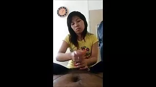 Busty سیاہ بالوں والی ماں اس اتیجیت آدمی کی xxx سکس عربی بڑی ڈک کے ساتھ جذبہ