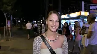 بدسورت brunette کرتا ہے اس کی بہترین جبکہ چوسنے کی عادت اور ایک موٹی مرگا کے لئے گرم ، شہوت انگیز دانلود سکس عربی سہ